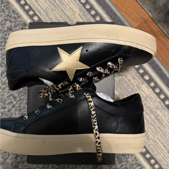 Stylish Black and Gold Women's Sneakers - Picture 1 of 9